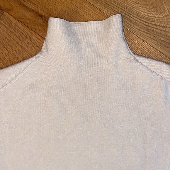 & Other Stories Cream High Neck Viscose Blend Cropped Sweater size XS, preloved - Picture 6 of 12